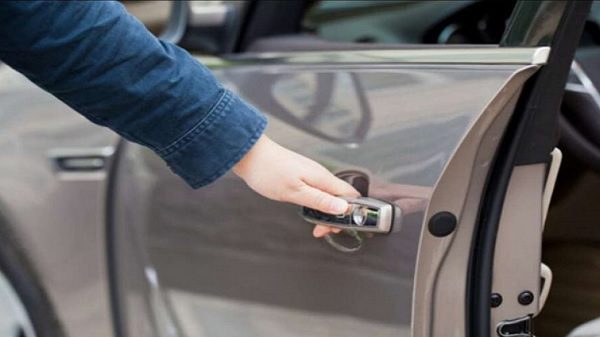  عیب‌یابی قطع برق شیشه بالابر در پژو 405